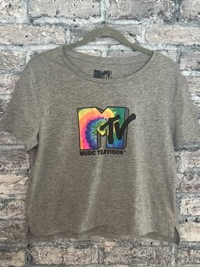 MTV Gray Short Sleeve Tee with Rainbow Tie-Dye Logo NWOT smoke& pet free bundle